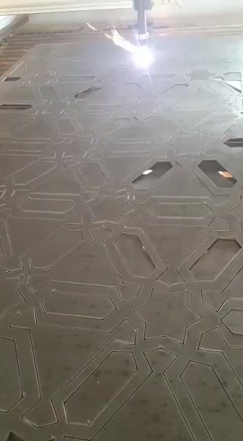Panel decorativo cortado con plasma CNC