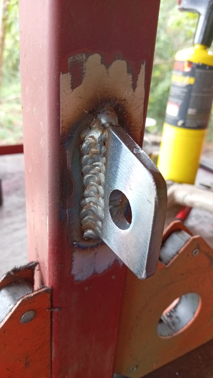 Cordón de soldadura de calidad en acero