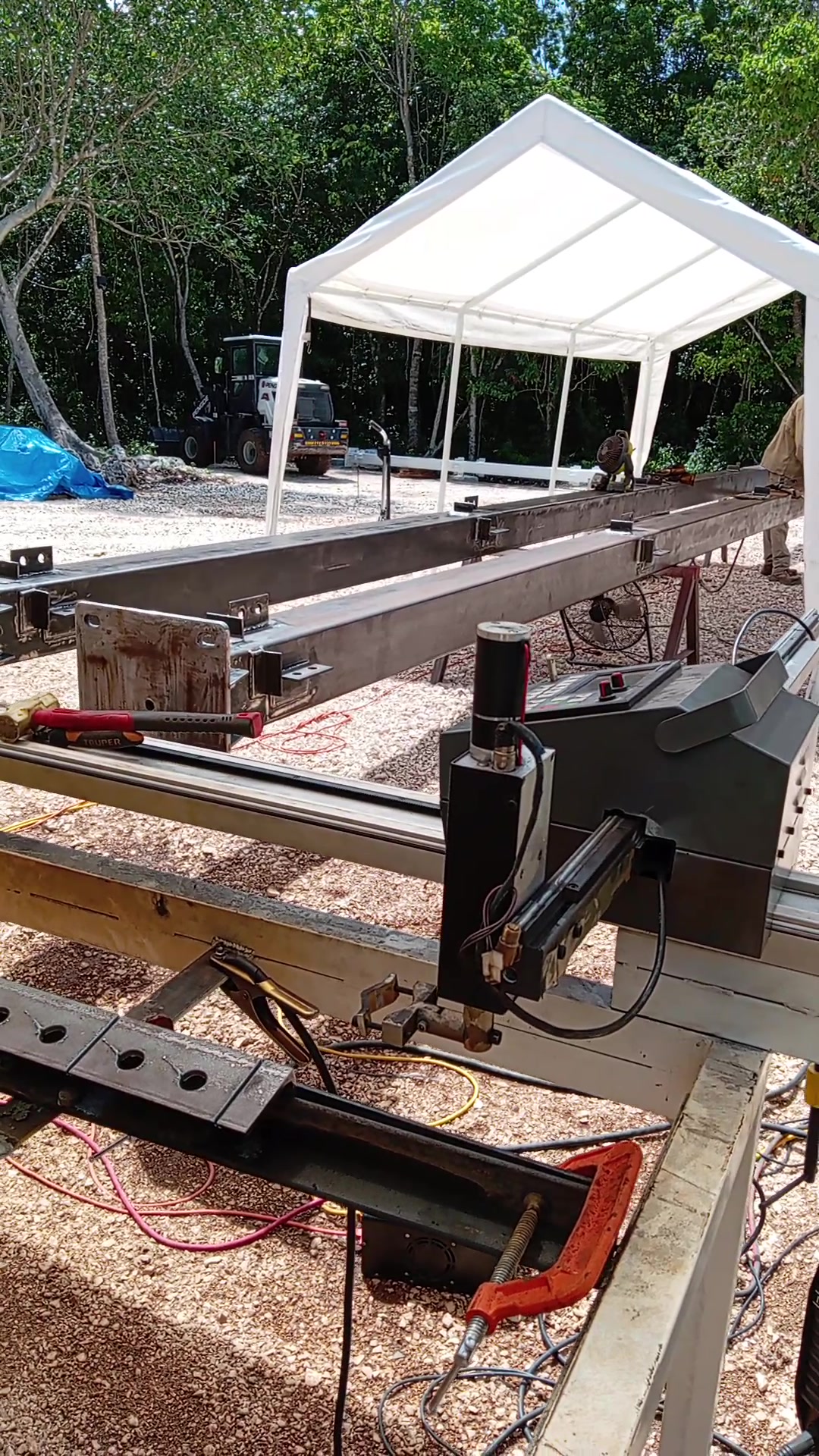 Unidad móvil de corte CNC en sitio